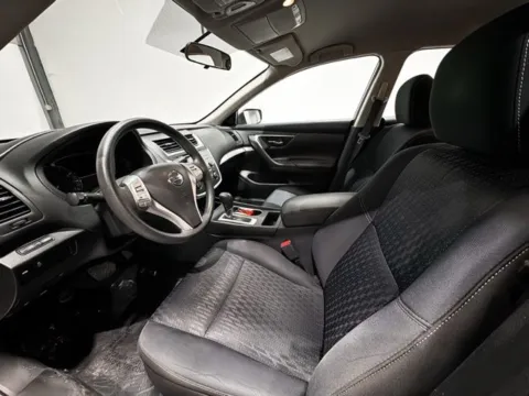 Photos of 2016 Nissan Altima 2.5 S for sale in Carmel, IN at Indy Wholesale Direct