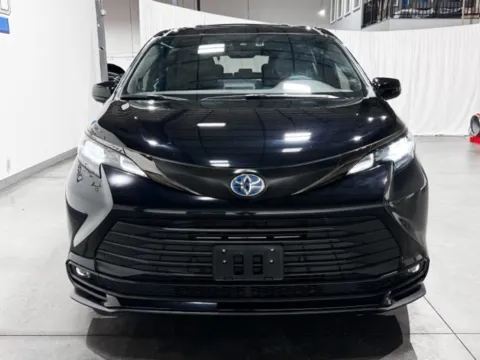 More photos of 2024 Toyota Sienna Woodland Edition at Indy Wholesale Direct, IN