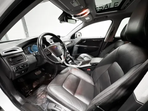 Photos of 2016 Volvo XC70 T5 Premier for sale in Carmel, IN at Indy Wholesale Direct