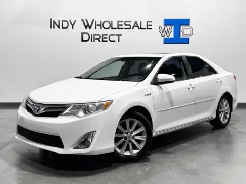 White 2012 Toyota Camry Hybrid XLE for sale in Carmel, IN