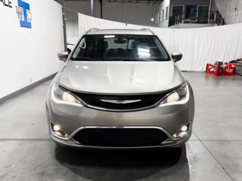 More photos of 2018 Chrysler Pacifica Touring L at Indy Wholesale Direct, IN