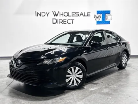 Black 2020 Toyota Camry Hybrid LE for sale in Carmel, IN