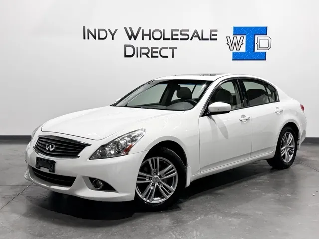 White 2013 INFINITI G37 X for sale in Carmel, IN