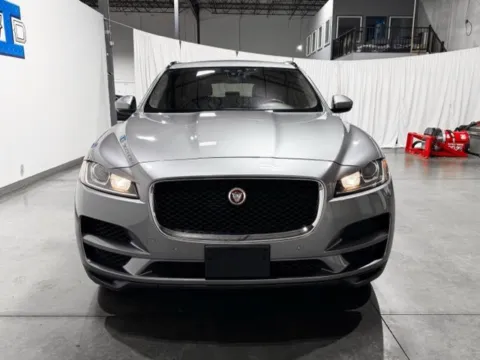 More photos of 2020 Jaguar F-PACE 25t Premium at Indy Wholesale Direct, IN