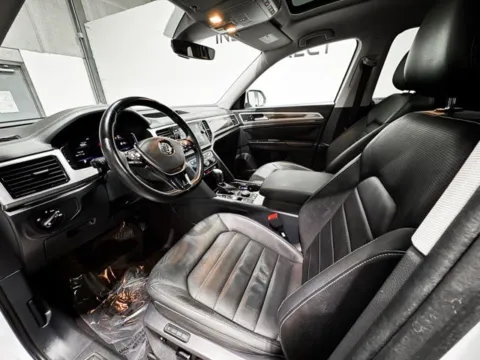 Photos of 2019 Volkswagen Atlas SEL Premium for sale in Carmel, IN at Indy Wholesale Direct