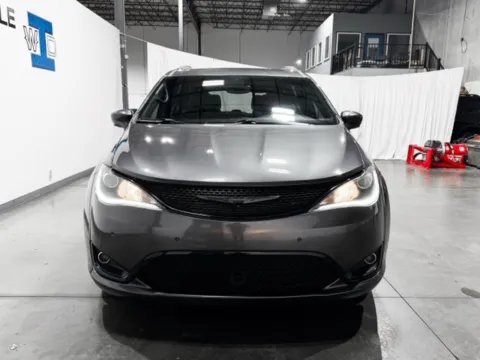 More photos of 2020 Chrysler Pacifica Touring L at Indy Wholesale Direct, IN