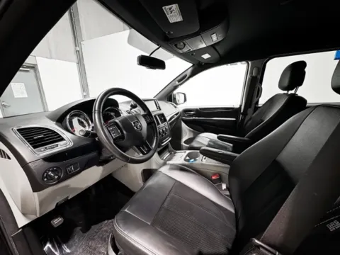 Photos of 2018 Dodge Grand Caravan SXT for sale in Carmel, IN at Indy Wholesale Direct