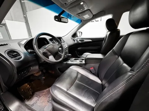 Photos of 2018 Nissan Pathfinder SL for sale in Carmel, IN at Indy Wholesale Direct