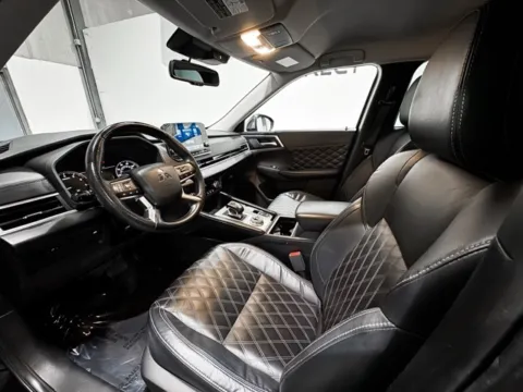 Photos of 2022 Mitsubishi Outlander SEL for sale in Carmel, IN at Indy Wholesale Direct