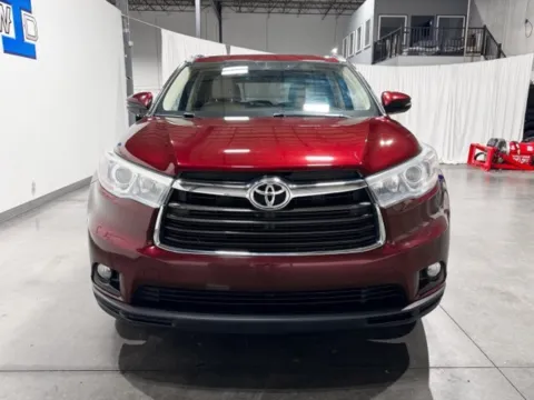 More photos of 2016 Toyota Highlander XLE V6 at Indy Wholesale Direct, IN