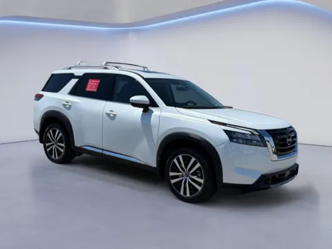 White 2025 Nissan Pathfinder Platinum for sale in Alcoa, TN
