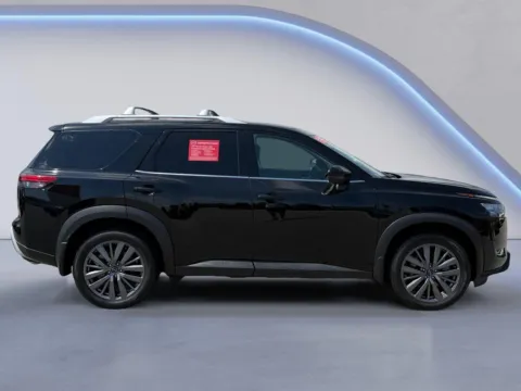 Photos of 2025 Nissan Pathfinder SL for sale in Alcoa, TN at Twin City Nissan