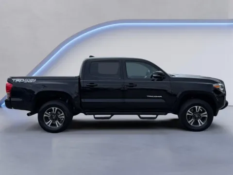 Photos of 2017 Toyota Tacoma TRD Sport for sale in Alcoa, TN at Twin City Nissan