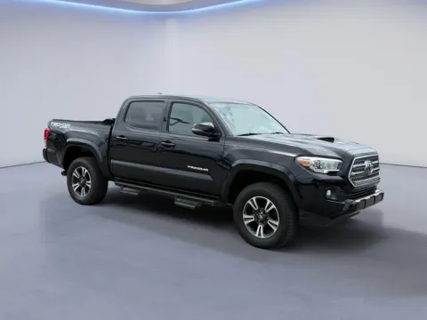 Black 2017 Toyota Tacoma TRD Sport for sale in Alcoa, TN