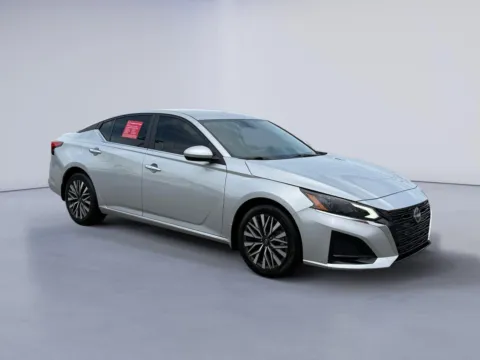 Silver 2023 Nissan Altima 2.5 SV for sale in Alcoa, TN