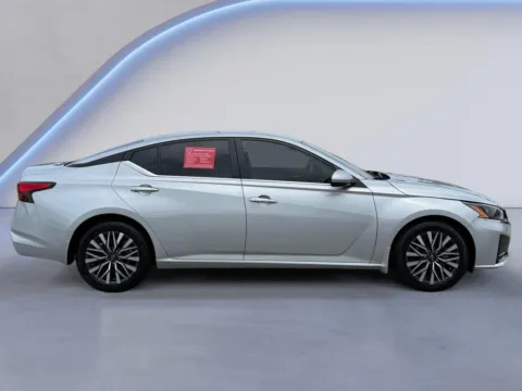 Photos of 2023 Nissan Altima 2.5 SV for sale in Alcoa, TN at Twin City Nissan