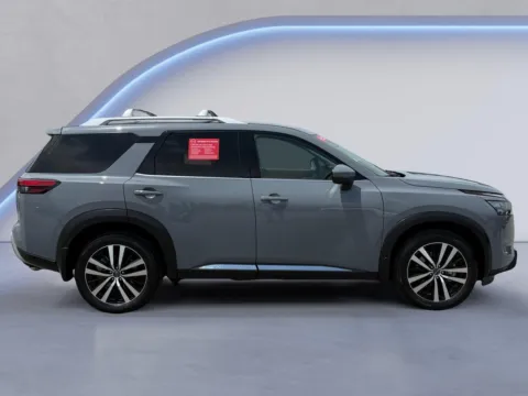 Photos of 2025 Nissan Pathfinder Platinum for sale in Alcoa, TN at Twin City Nissan