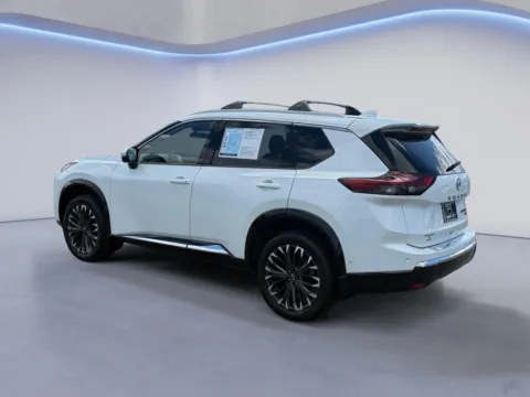 More photos of 2025 Nissan Rogue Platinum at Twin City Nissan, TN