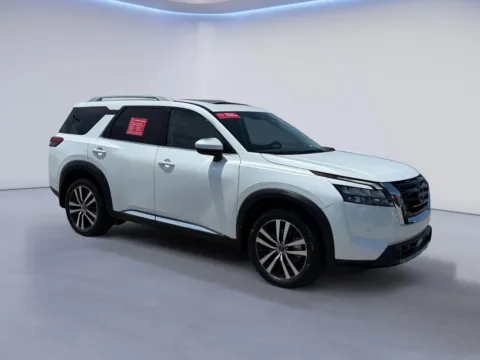 White 2025 Nissan Pathfinder Platinum for sale in Alcoa, TN