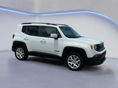 White 2017 Jeep Renegade Latitude for sale in Alcoa, TN