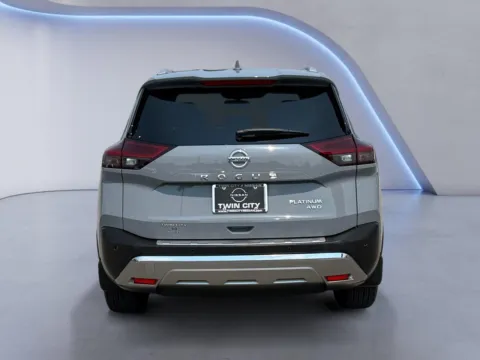 More photos of 2021 Nissan Rogue Platinum at Twin City Nissan, TN