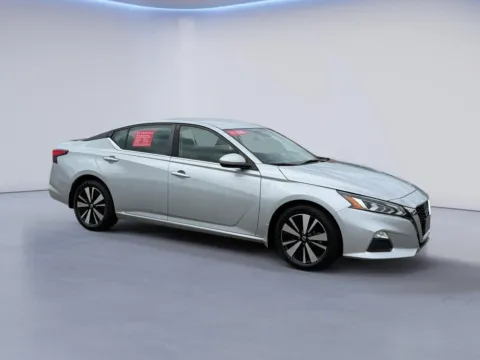 Silver 2022 Nissan Altima 2.5 SV for sale in Alcoa, TN