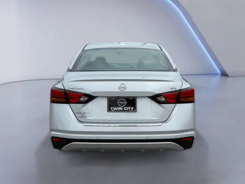 More photos of 2022 Nissan Altima 2.5 SV at Twin City Nissan, TN