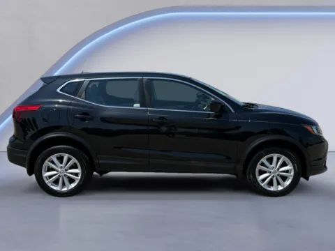 Photos of 2017 Nissan Rogue Sport S for sale in Alcoa, TN at Twin City Nissan