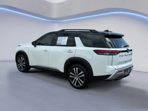 More photos of 2024 Nissan Pathfinder Platinum at Twin City Nissan, TN