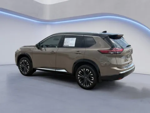 More photos of 2024 Nissan Rogue Platinum at Twin City Nissan, TN