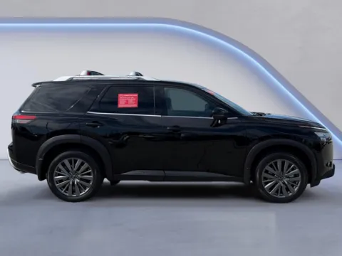 Photos of 2025 Nissan Pathfinder SL for sale in Alcoa, TN at Twin City Nissan