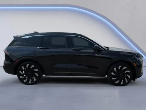 Photos of 2024 Lincoln Nautilus Black Label for sale in Knoxville, TN at Cadillac of Knoxville