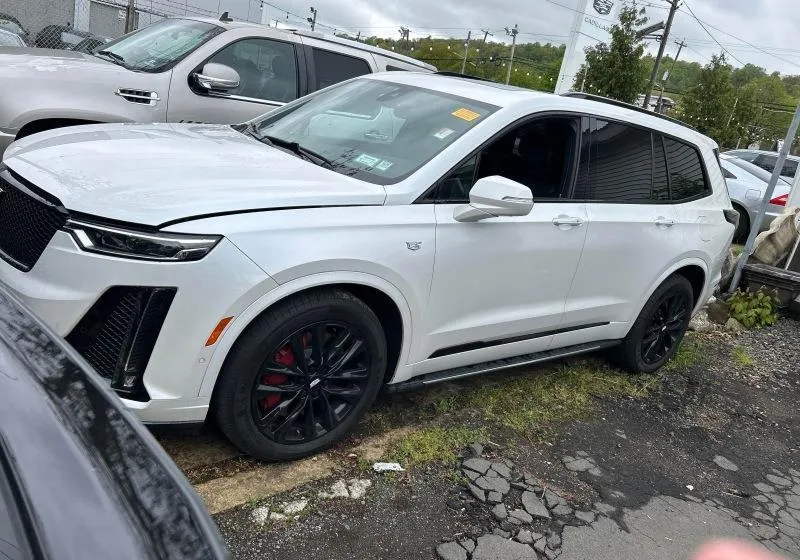 White 2023 Cadillac XT6 AWD Sport for sale in Knoxville, TN