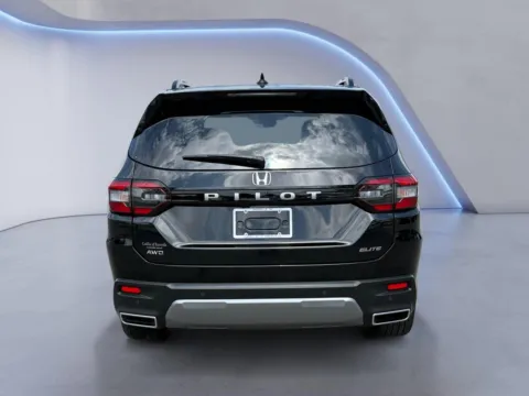 More photos of 2026 Honda Pilot Elite at Cadillac of Knoxville, TN