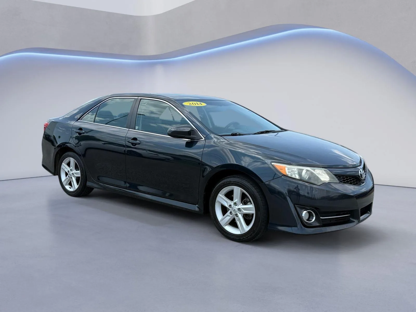 Gray 2014 Toyota Camry L for sale in Knoxville, TN