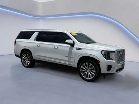 White 2022 GMC Yukon XL Denali for sale in Knoxville, TN