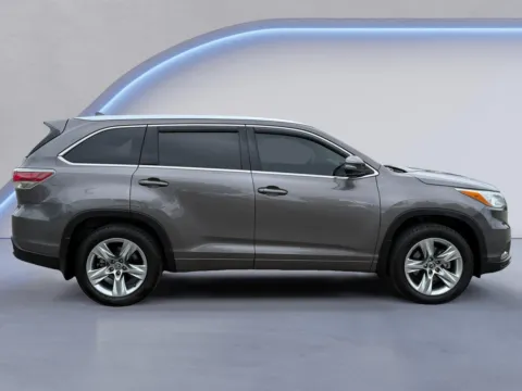 Photos of 2025 Lexus GX 550 Luxury for sale in Knoxville, TN at Cadillac of Knoxville