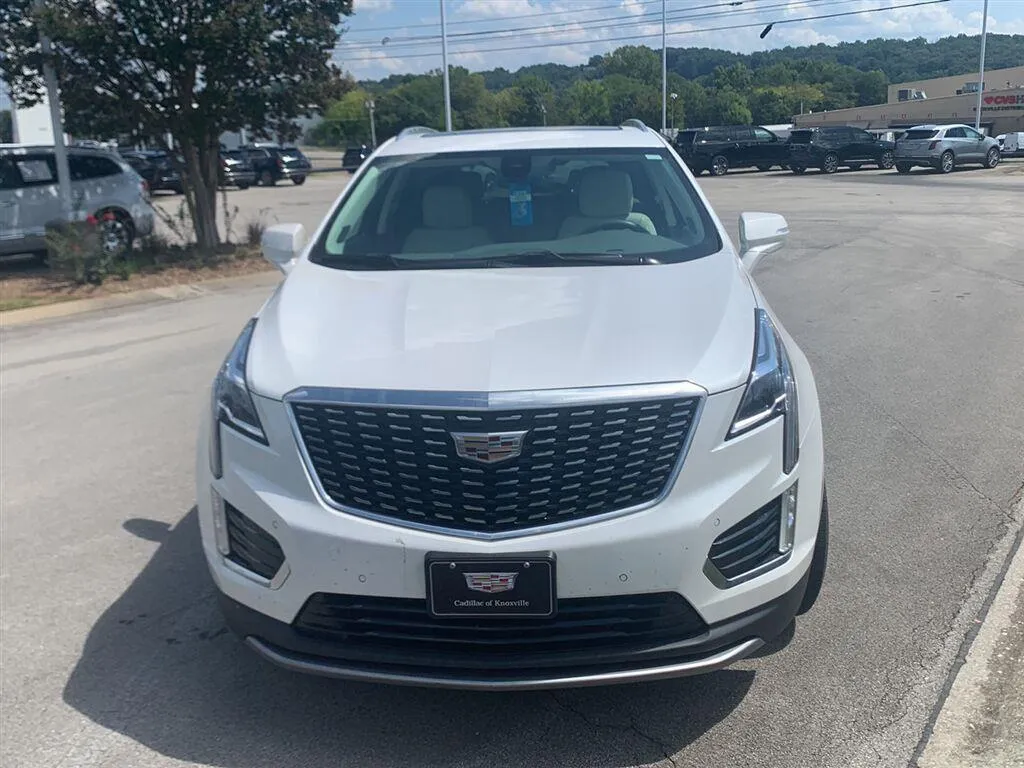 White 2020 Cadillac XT5 Premium Luxury FWD for sale in Knoxville, TN