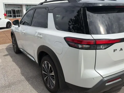 More photos of 2026 Nissan Pathfinder Platinum at Cadillac of Knoxville, TN