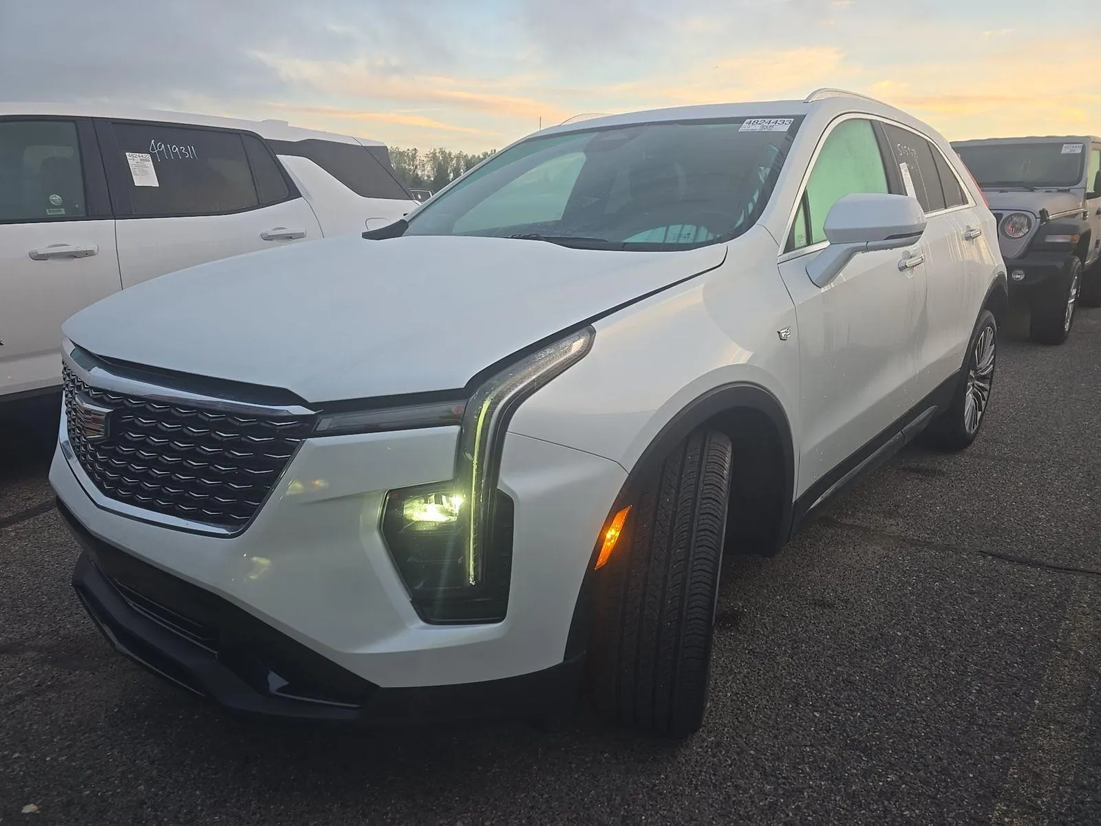White 2024 Cadillac XT4 AWD Premium Luxury for sale in Knoxville, TN