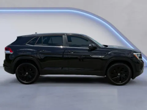 Photos of 2024 Volkswagen Atlas Cross Sport 2.0T SE w/Technology for sale in Knoxville, TN at Mazda of Knoxville