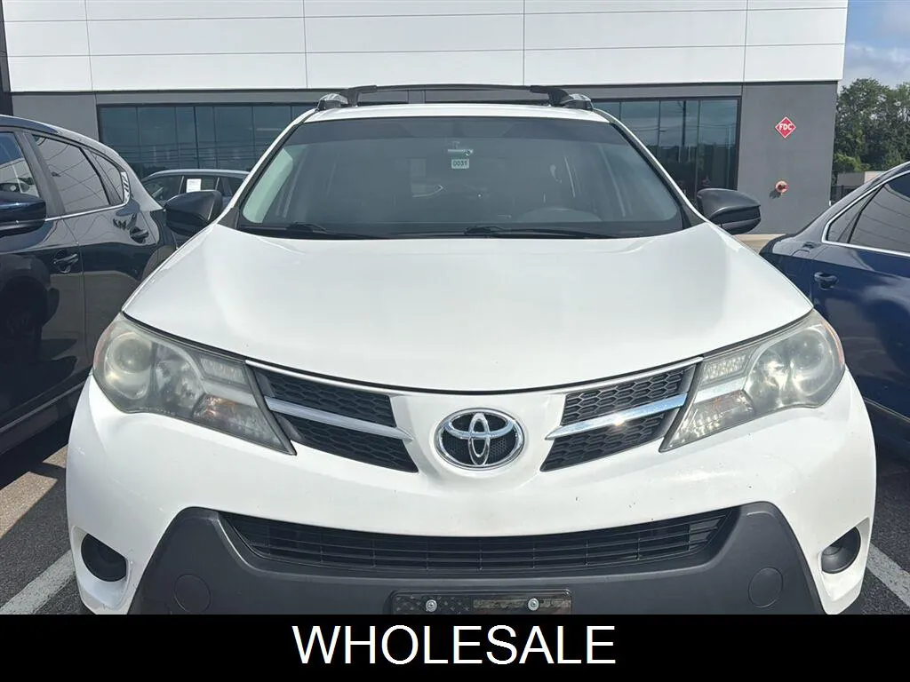White 2015 Toyota RAV4 LE for sale in Knoxville, TN