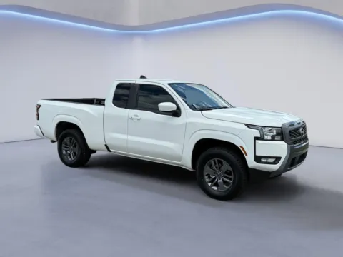 White 2025 Nissan Frontier SV for sale in Knoxville, TN