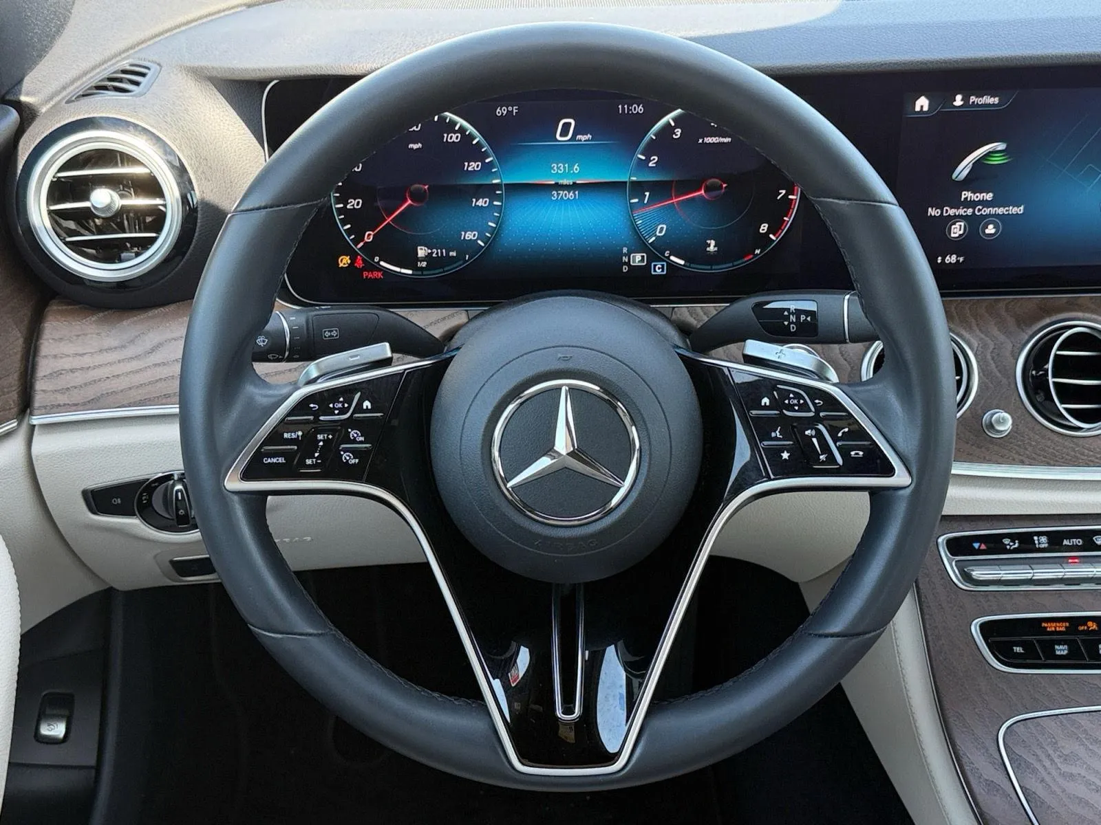 2022 Mercedes-Benz E-Class E350 - Photo 19