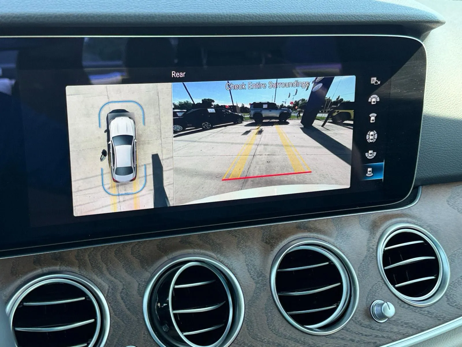2022 Mercedes-Benz E-Class E350 - Photo 27