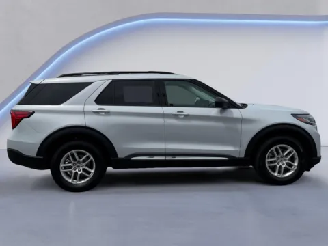 Photos of 2025 Ford Explorer Active for sale in Maryville, TN at Twin City Certified
