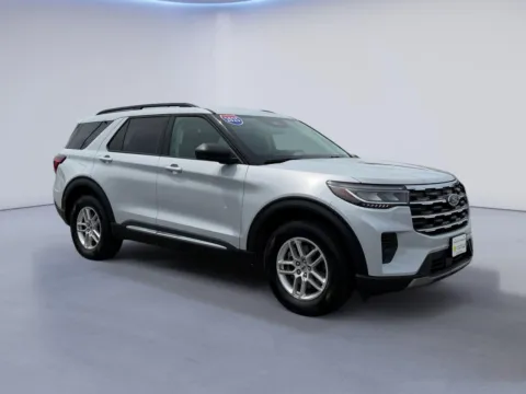 White 2025 Ford Explorer Active for sale in Maryville, TN