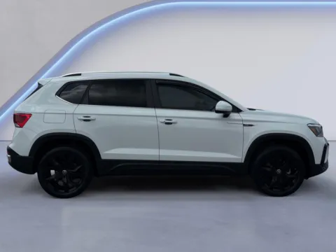 Photos of 2022 Volkswagen Taos SE for sale in Maryville, TN at Twin City Certified