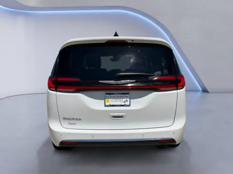 More photos of 2024 Chrysler Pacifica Touring L at Twin City Certified, TN