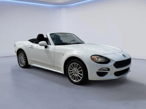 White 2018 FIAT 124 Spider Classica for sale in Maryville, TN